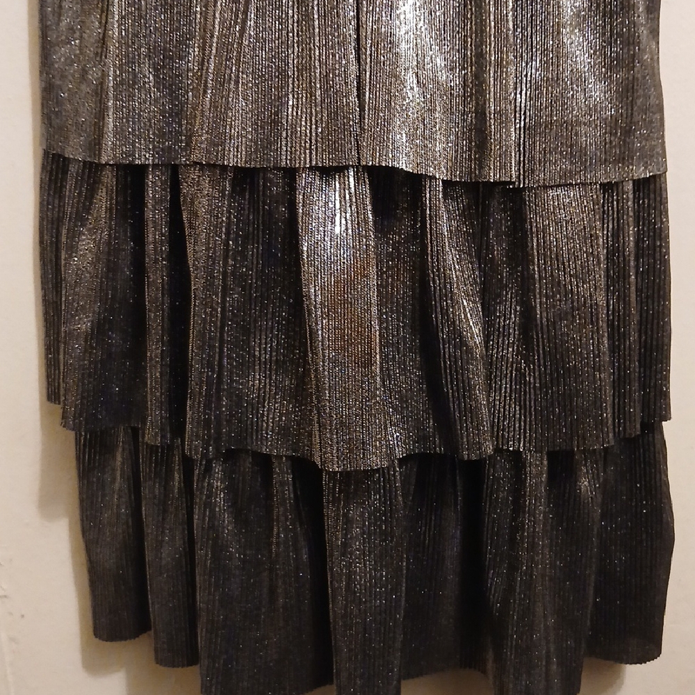Metallic Ruffle Tiered Off-The-Shoulder Silver Dress - Picture 5 of 8